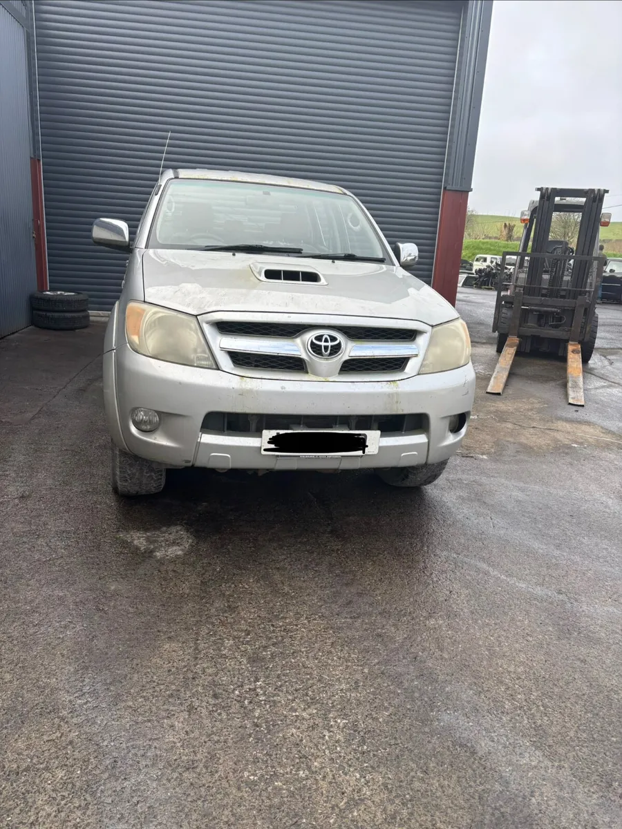 Toyota Hilux for Breaking - Image 3