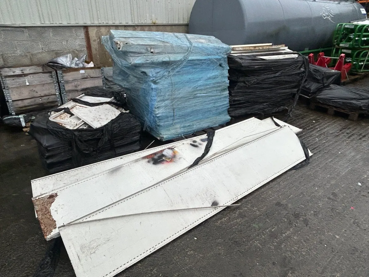 Shop shelving - Image 1