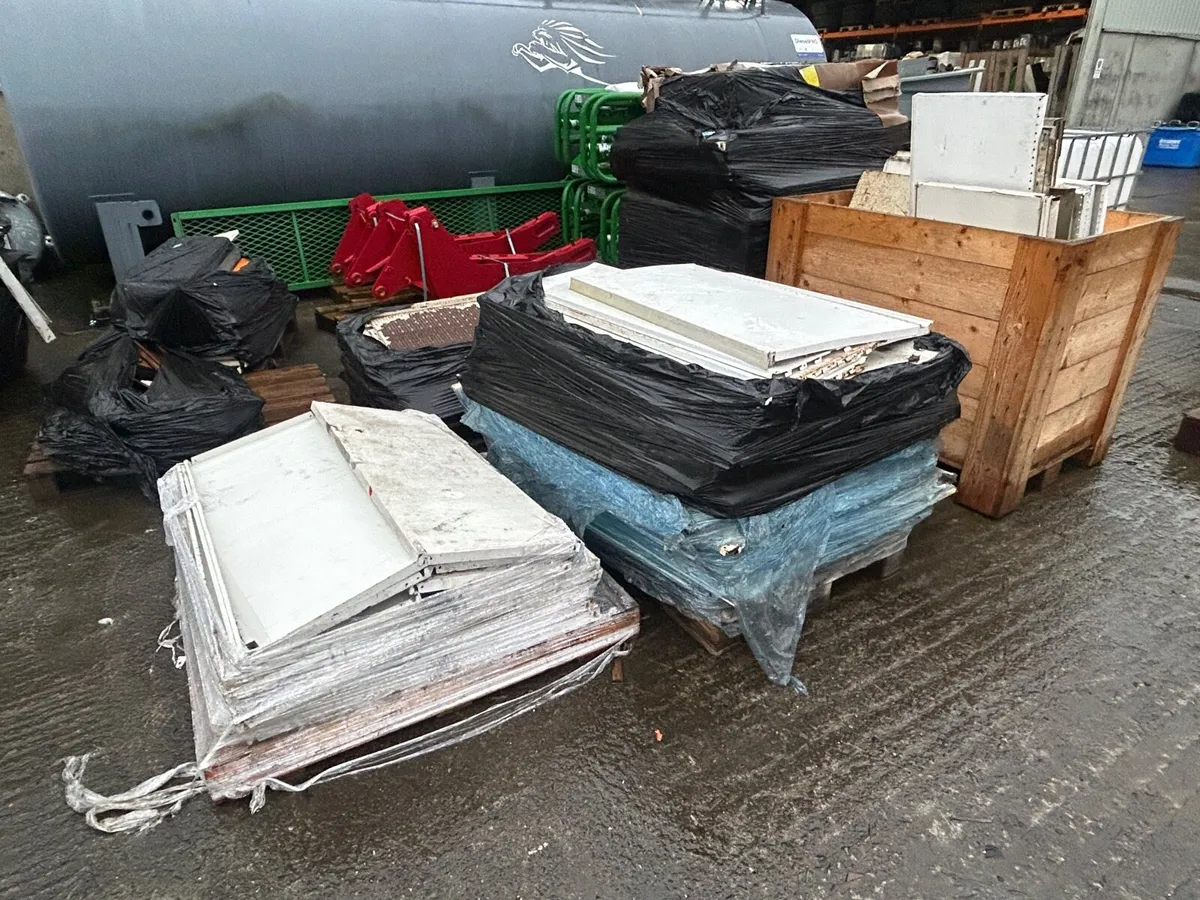 Shop shelving - Image 3