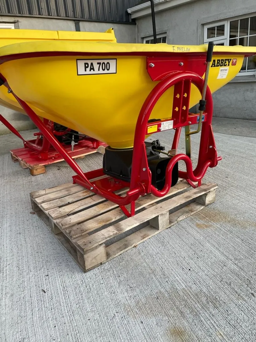 ABBEY Wagtail Spreader - Image 3