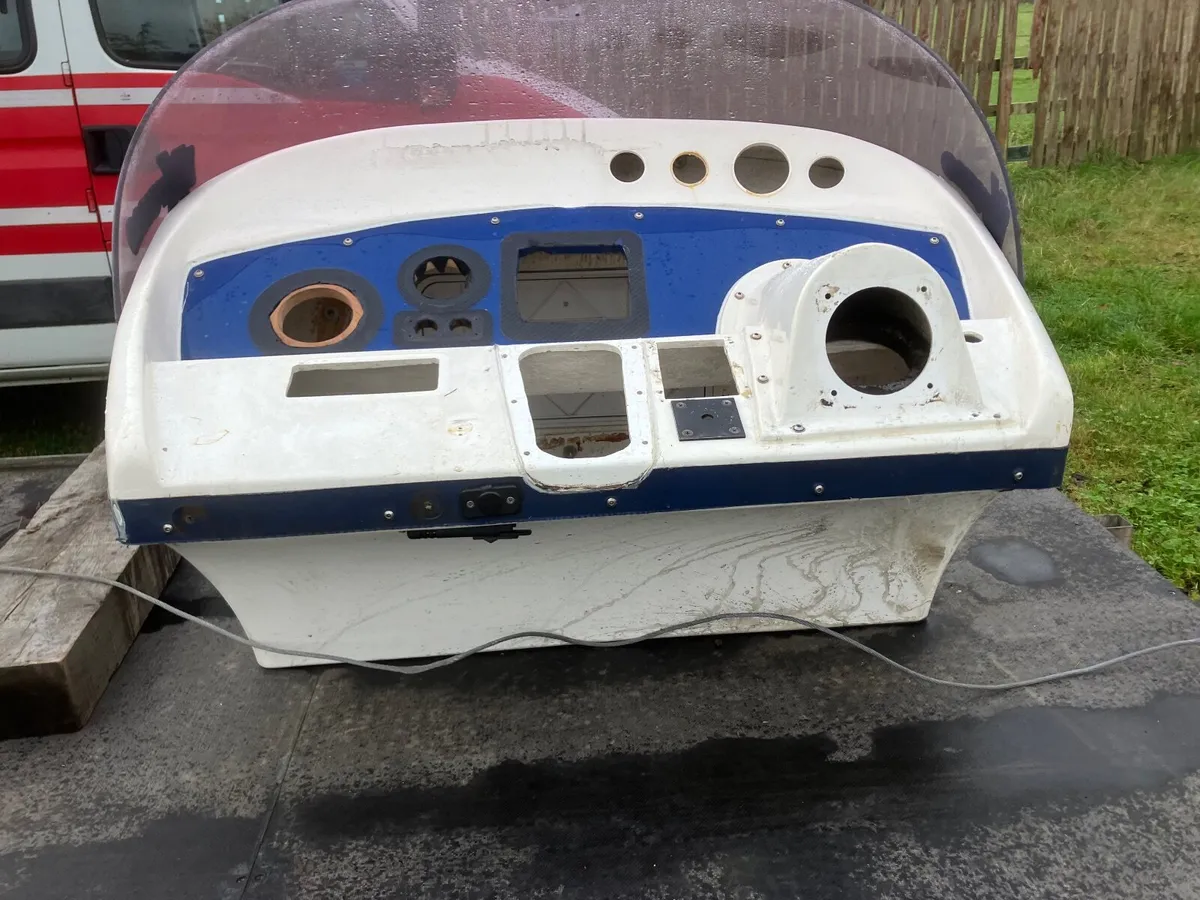 BOAT CONSOLE DOUBLE WIDTH WITH SCRENE - Image 1