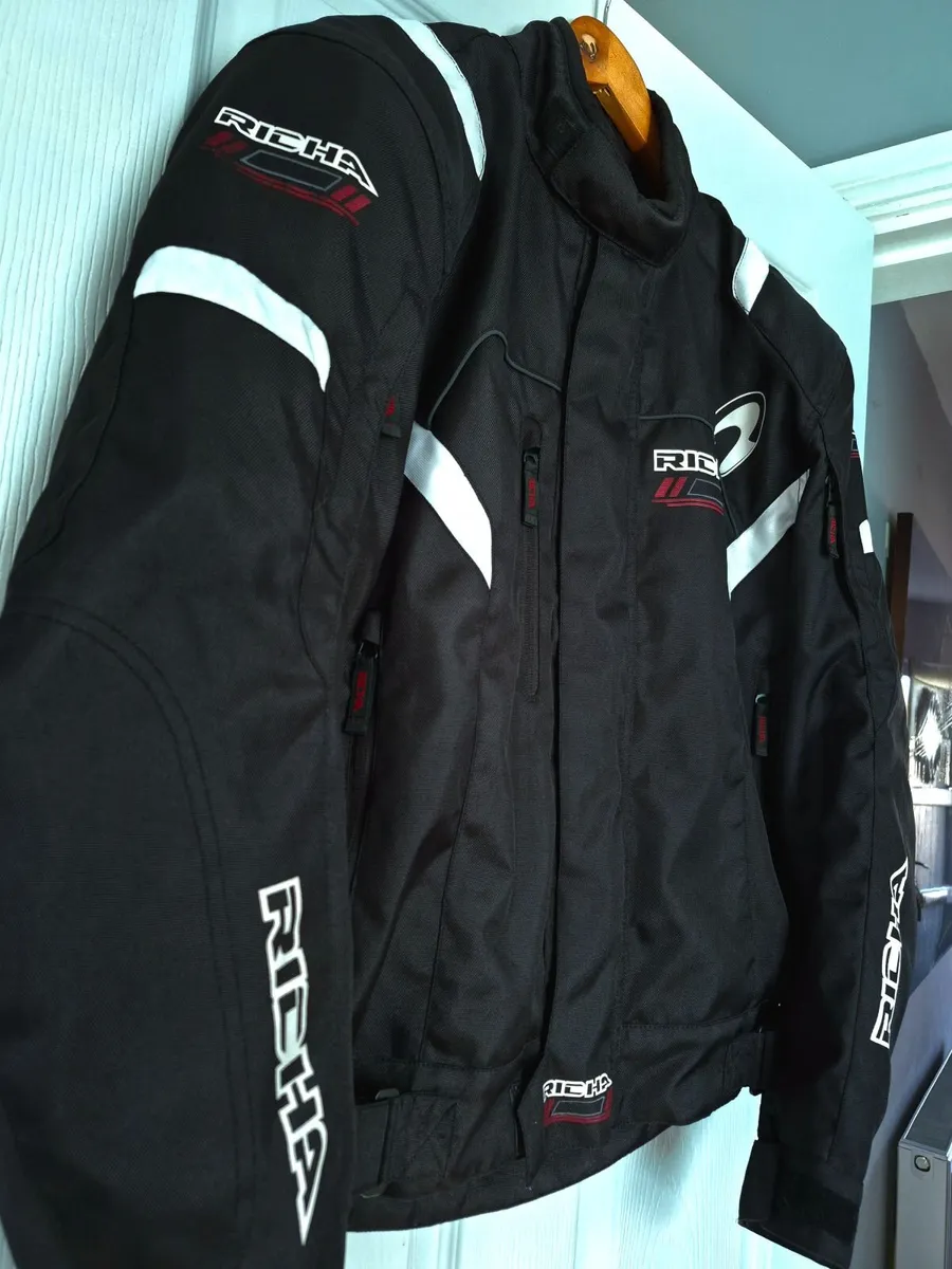 Richa sports motorcycle jacket - Image 3