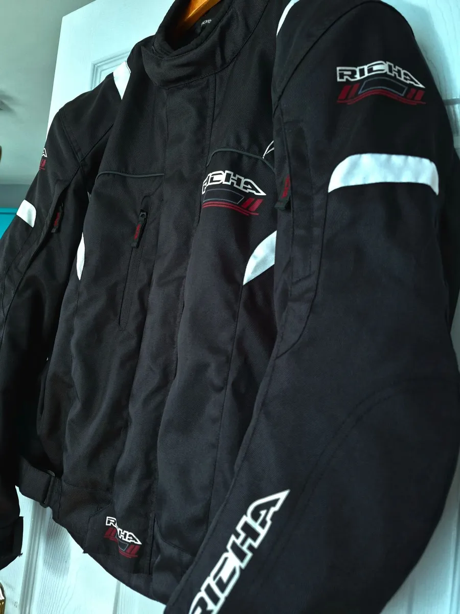 Richa sports motorcycle jacket - Image 4