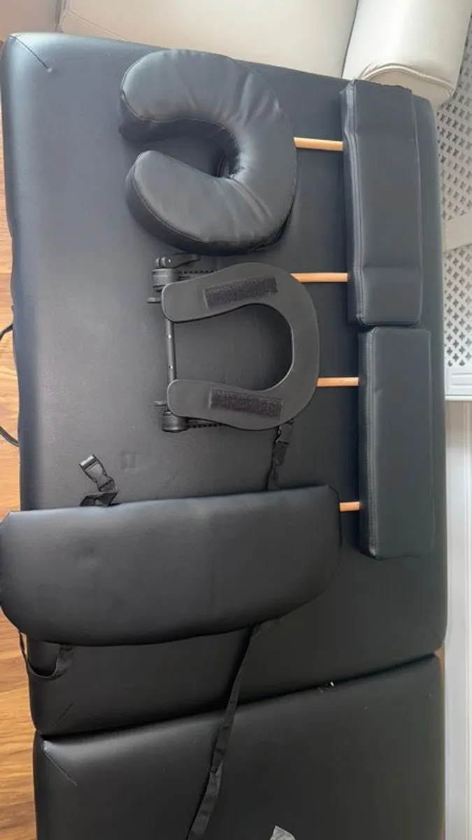 Portable Folding Massage Table with Accesories - Image 3