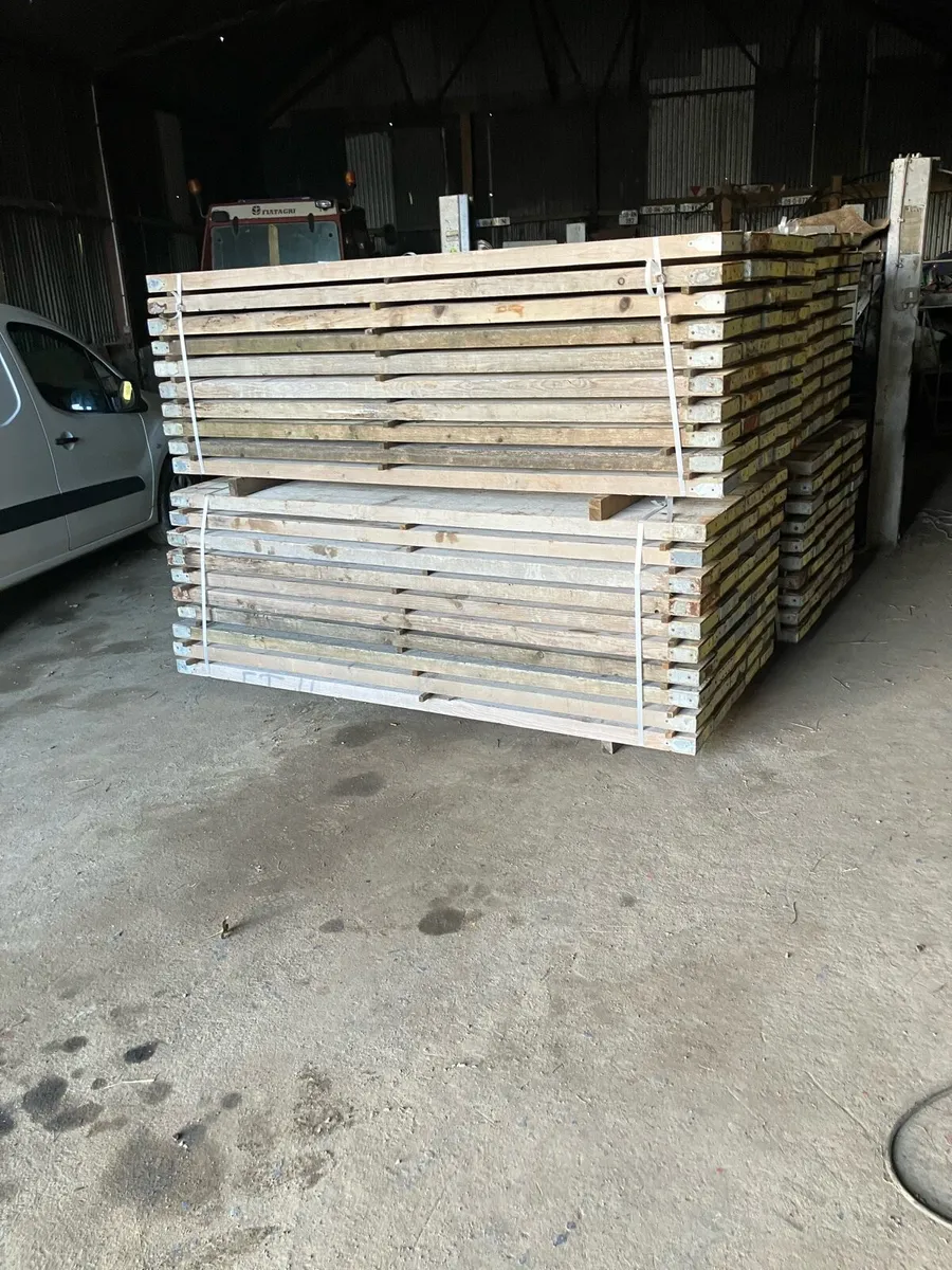 Scaffolding planks - Image 1