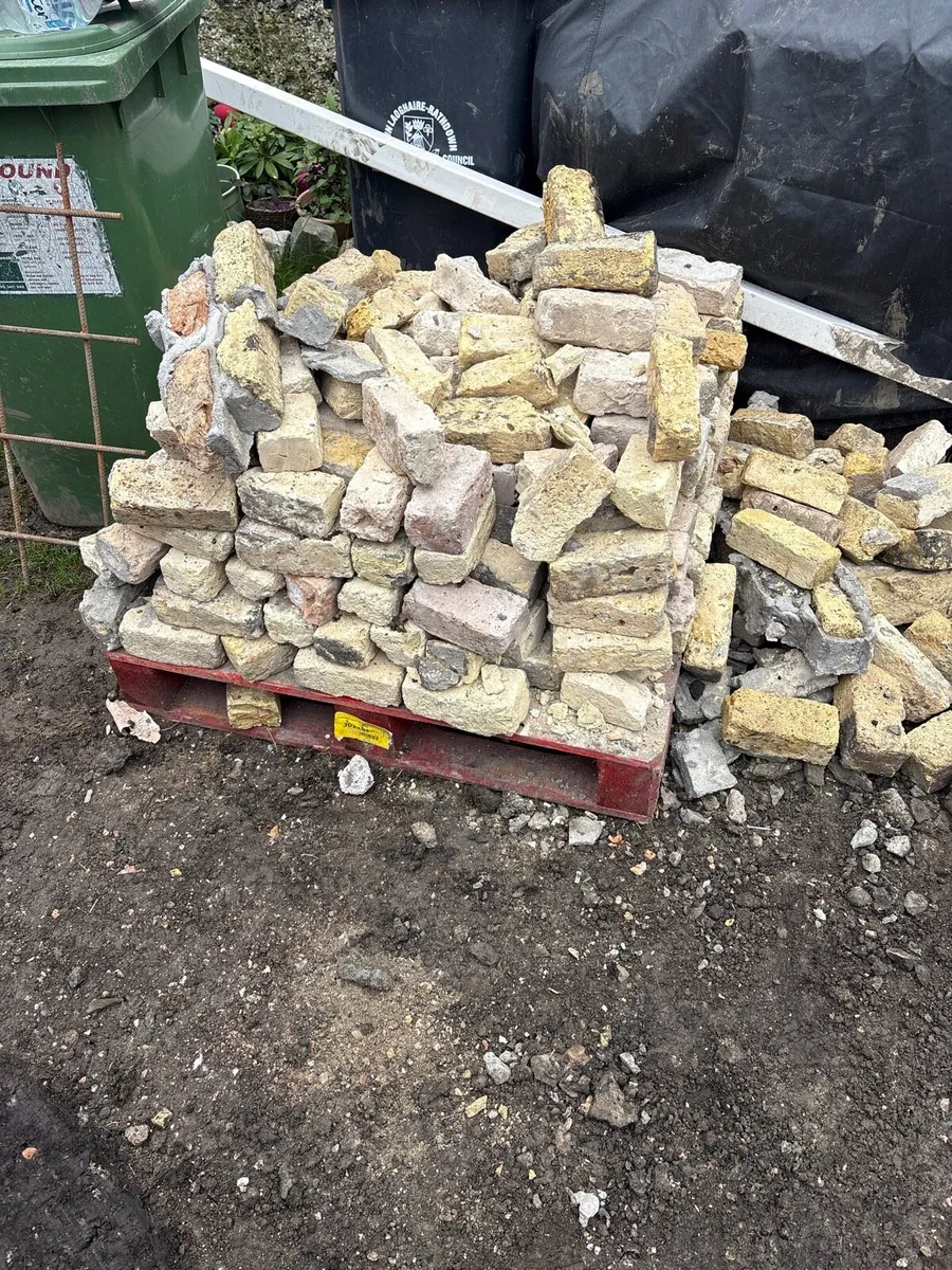 Yellow bricks Dublin - Image 1