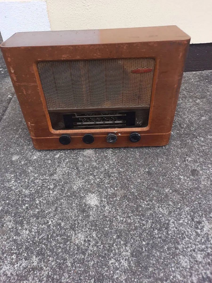 Antique radio - Image 1
