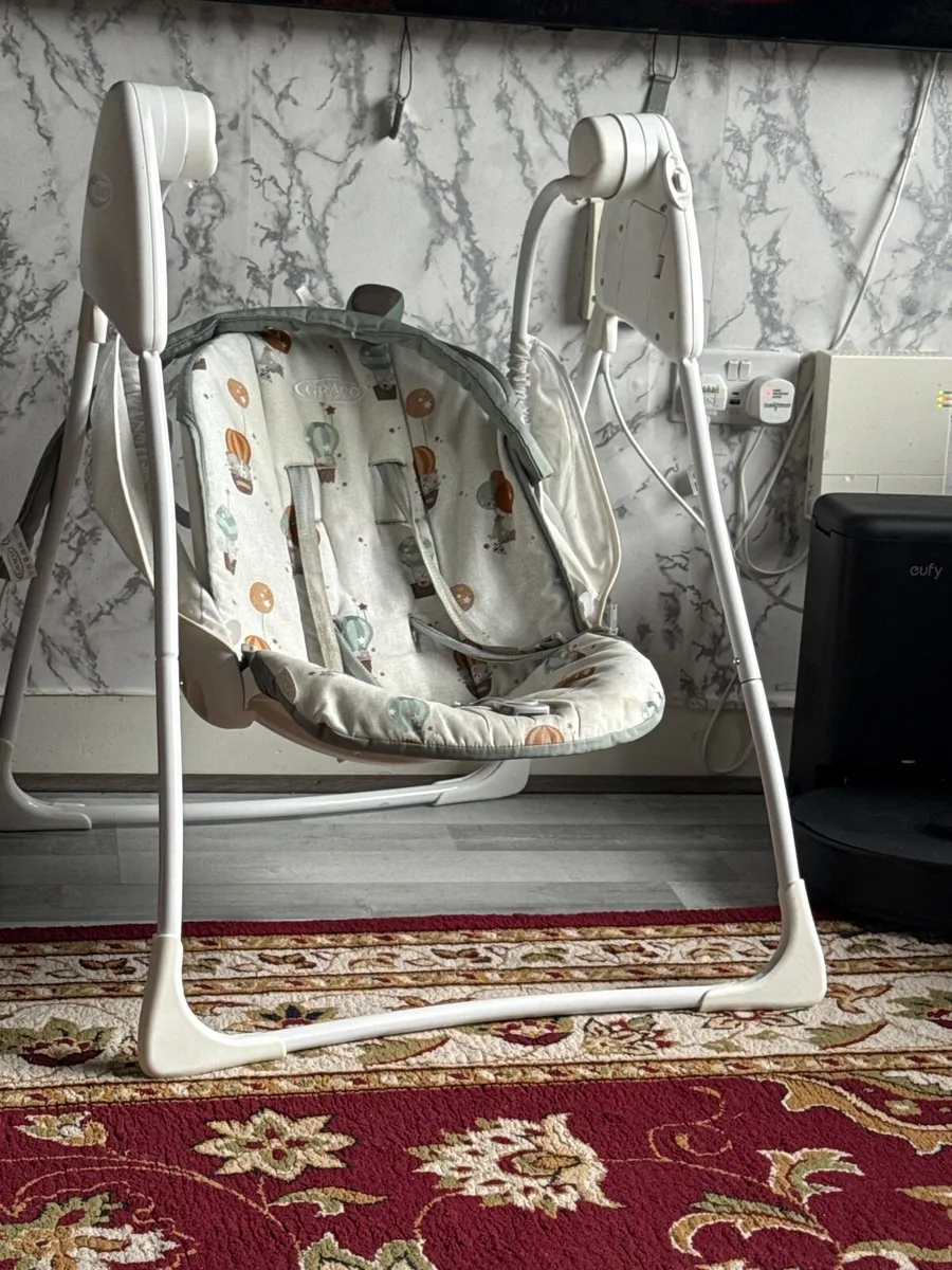highchair - Image 1