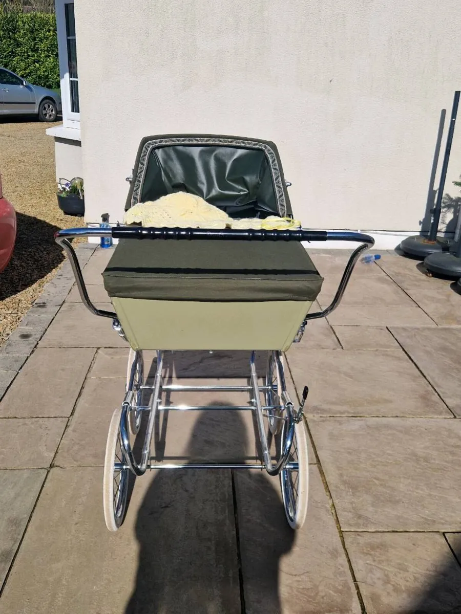SILVER CROSS PRAM - Image 3