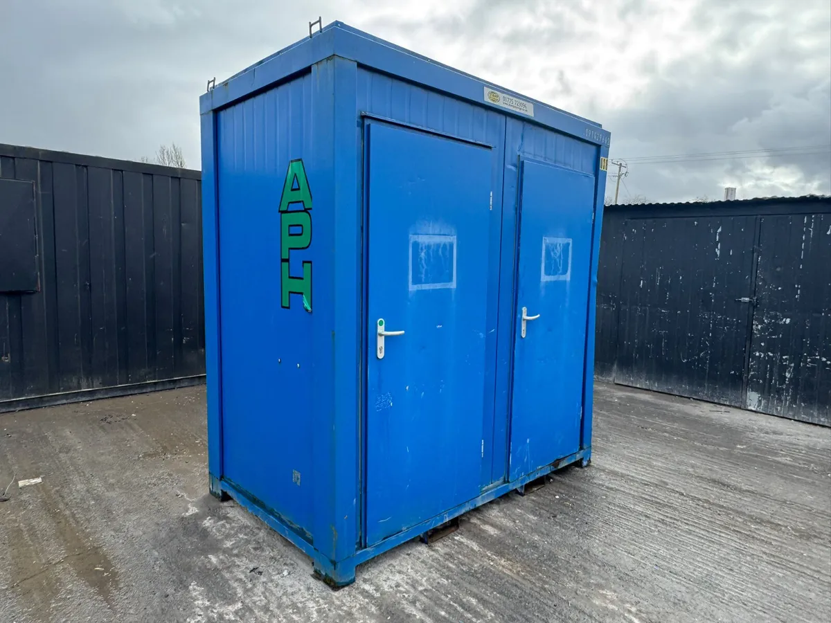 Double Toilet Block - Image 1