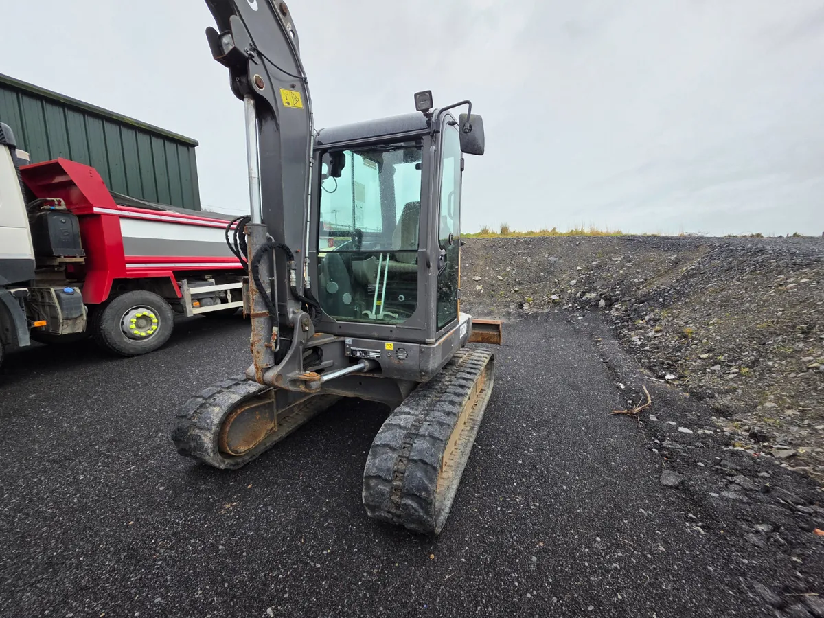 2017 Volvo ECR50D - Image 2