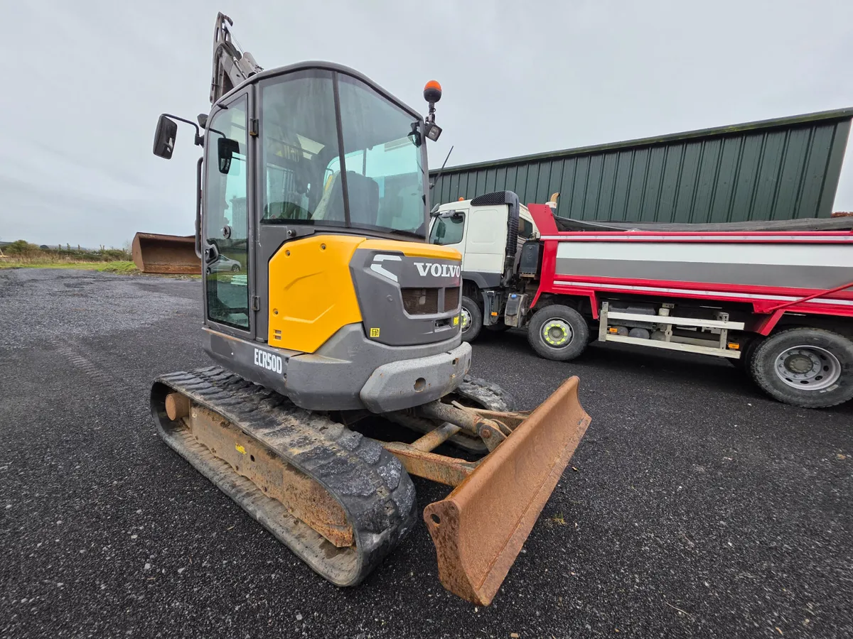 2017 Volvo ECR50D - Image 1