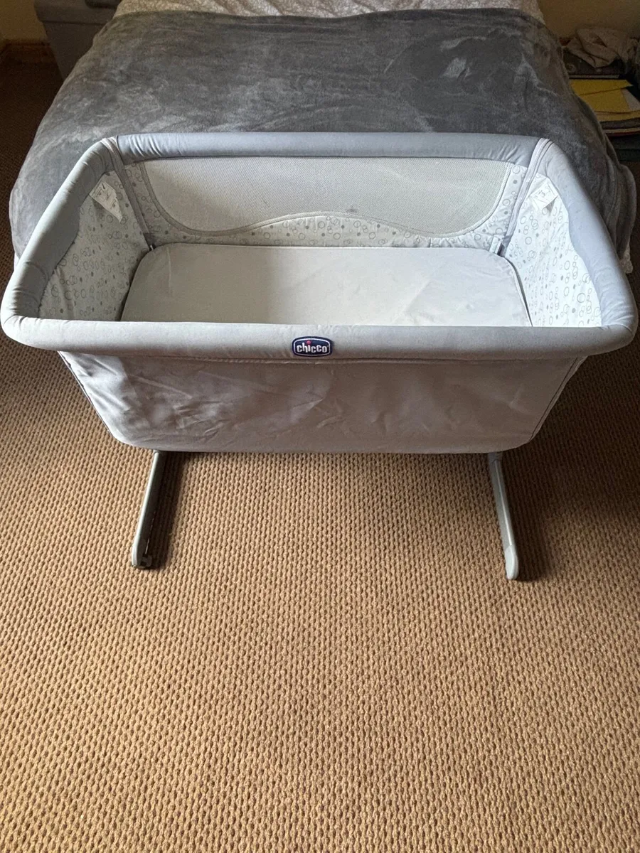 Chicco Next to Me Crib - Image 1