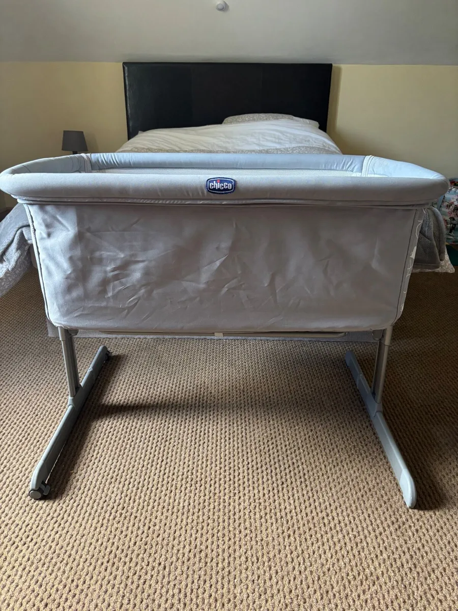 Chicco Next to Me Crib - Image 4