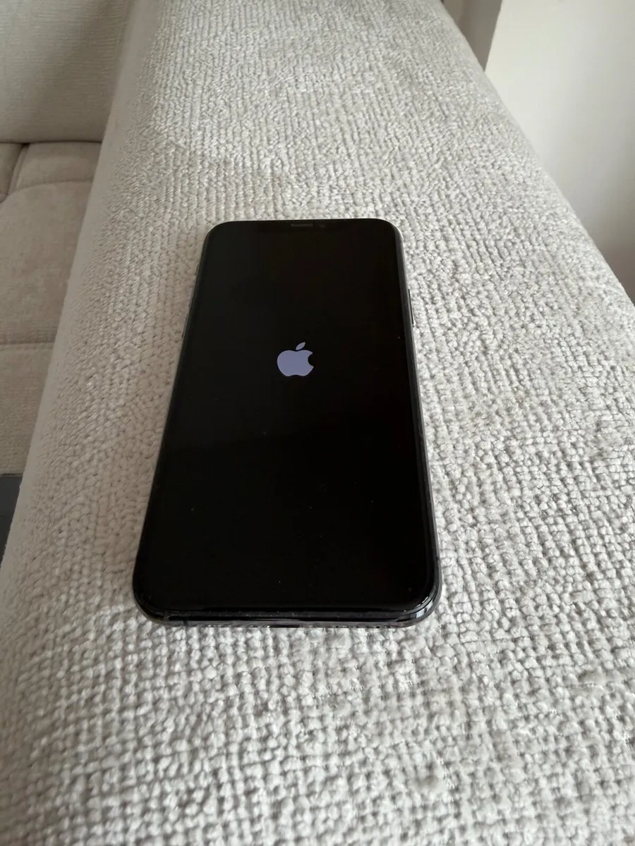 iPhone 11 Pro - Image 1