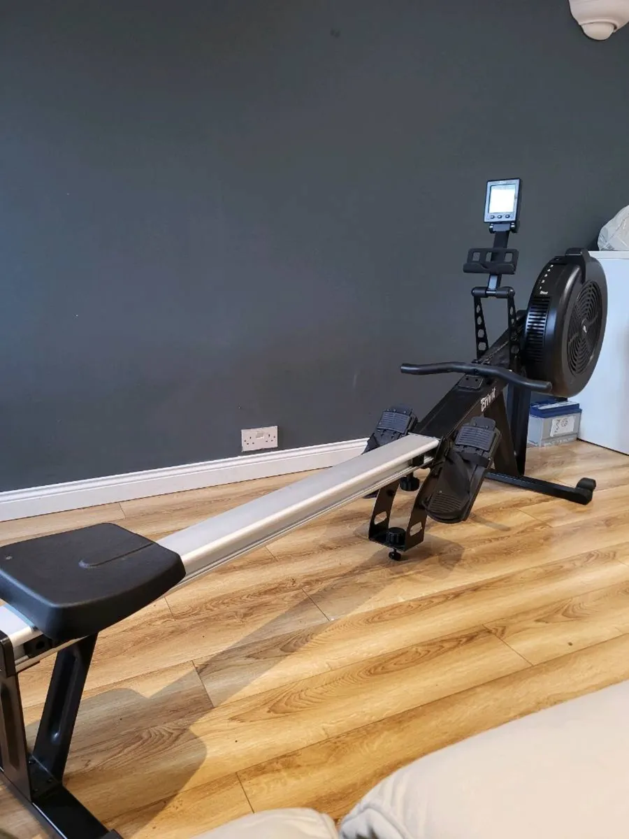 Rowing machine.  Like new - Image 4