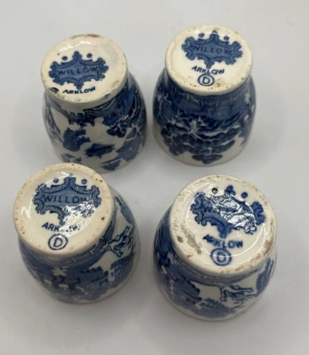 4 Arklow Pottery Blue Willow Egg Cups