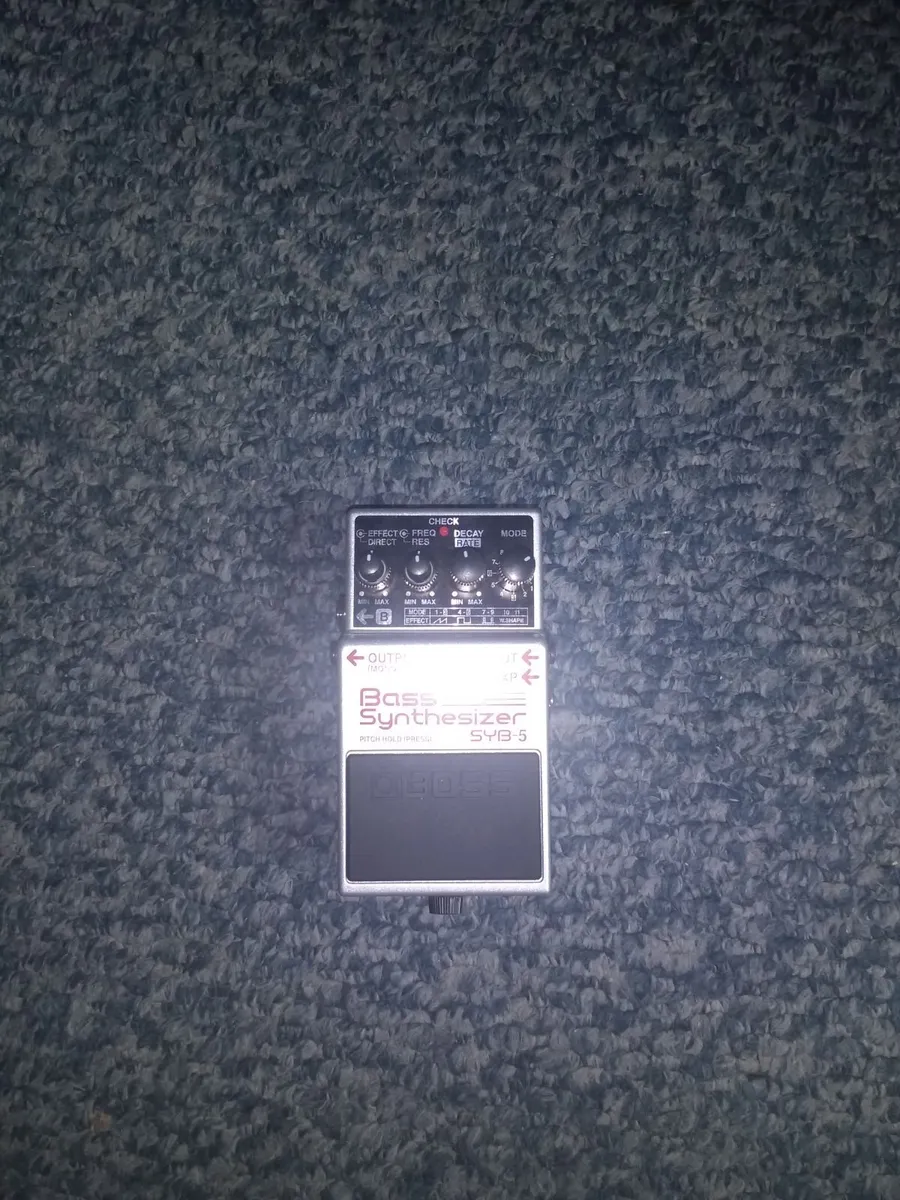 BOSS SYB-5 BASS SYNTH PEDAL - Image 1