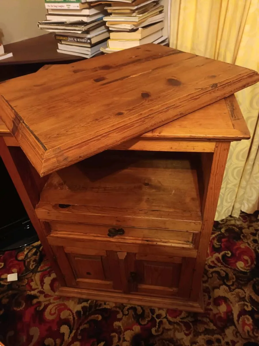 TV Cabinet - Image 1