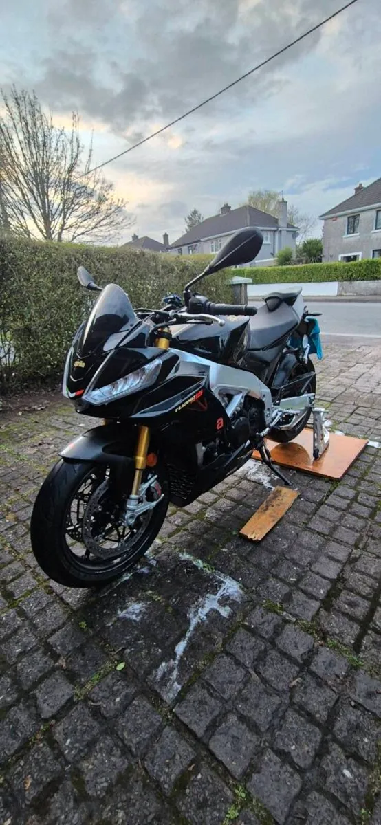 Aprilia Tuono V4 Factory - Image 2