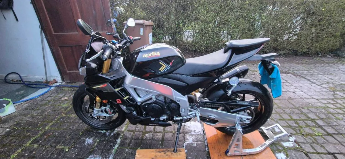 Aprilia Tuono V4 Factory - Image 3