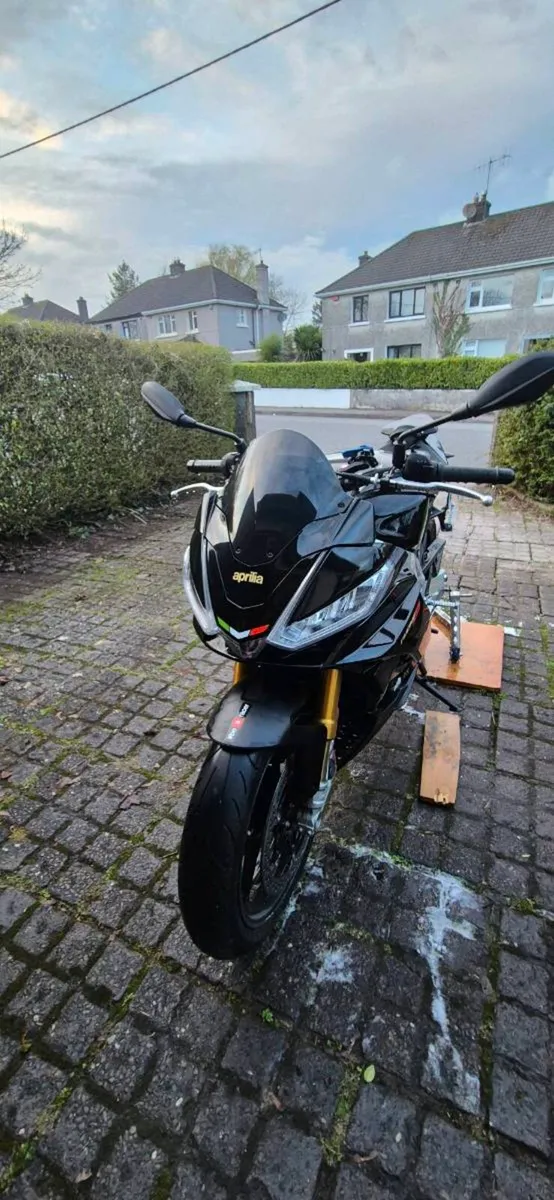 Aprilia Tuono V4 Factory - Image 4