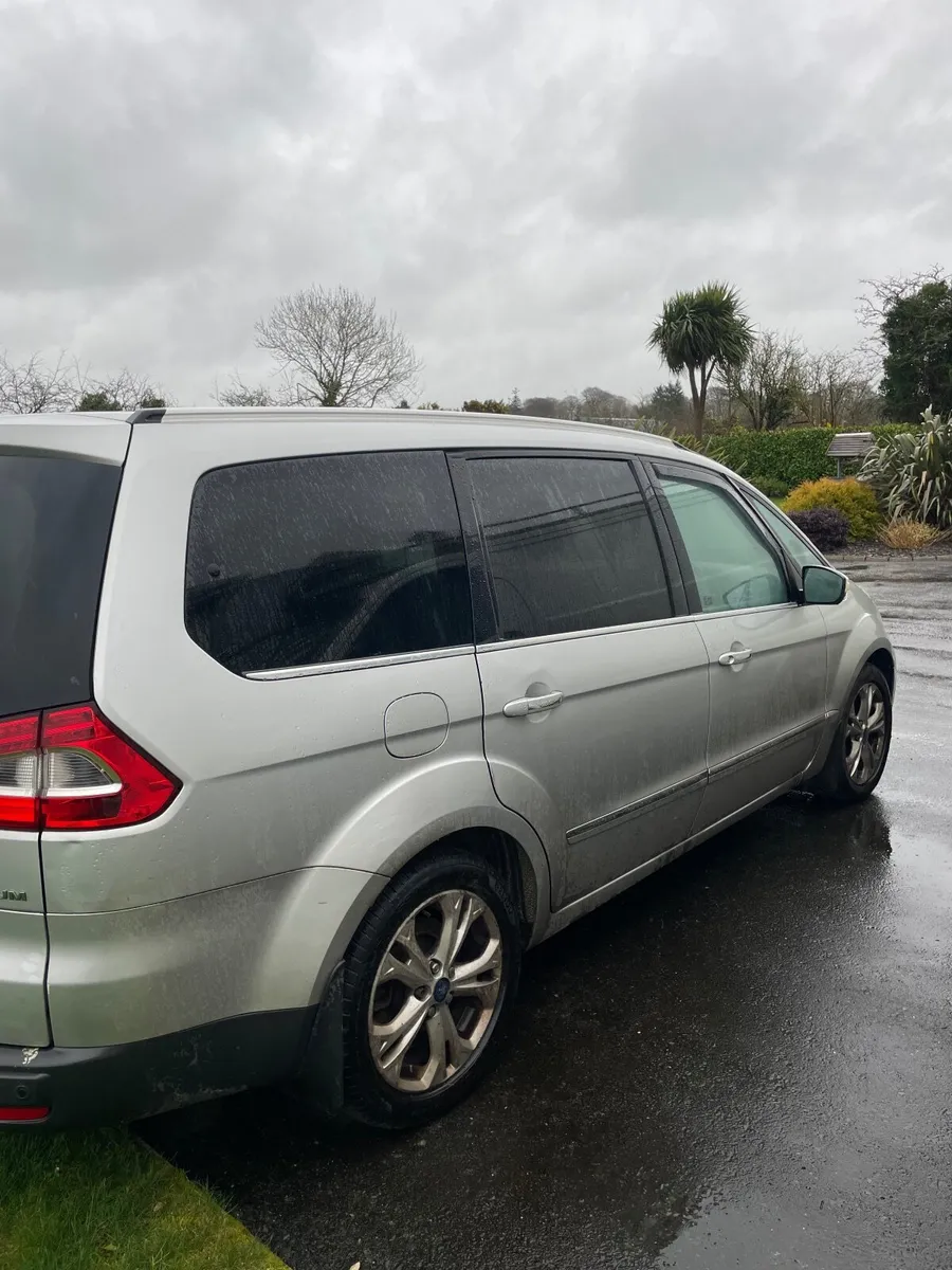 Breaking car - Image 1