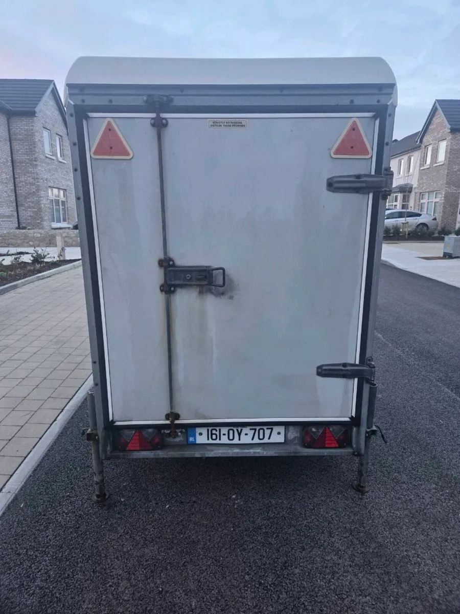 7 X 4 BOX TRAILER IN GREAT CONDITION - Image 3