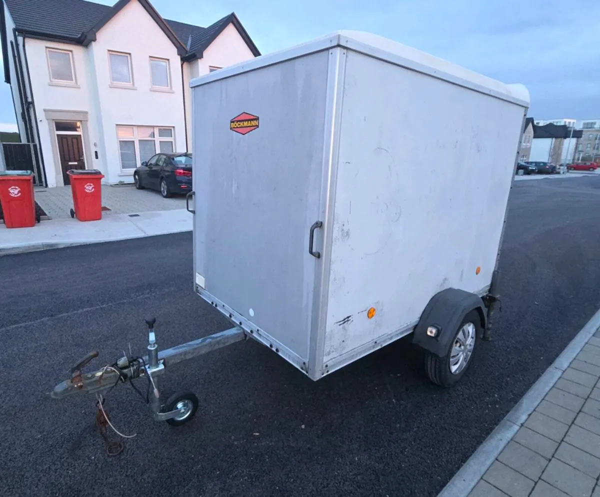7 X 4 BOX TRAILER IN GREAT CONDITION - Image 1