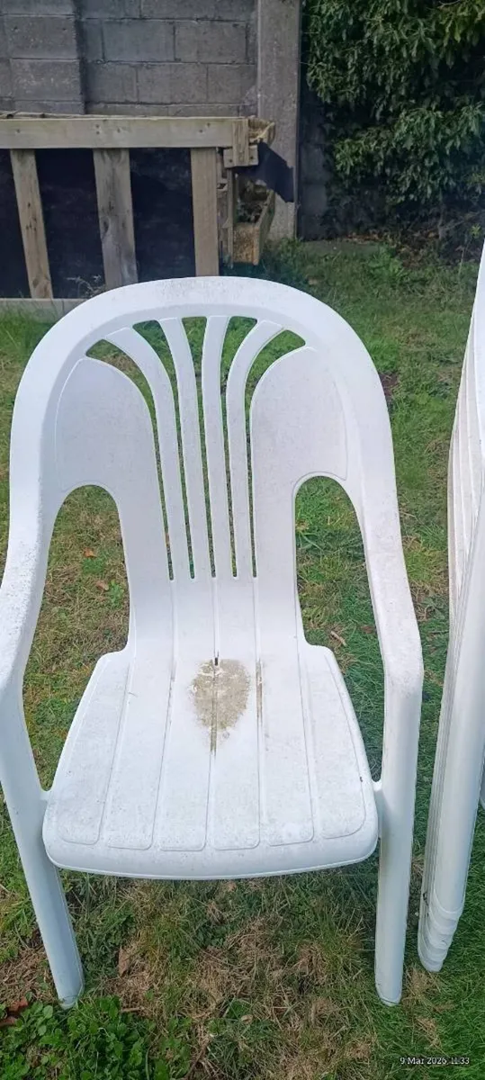 6 Summer Outdoor Chairs - Image 2