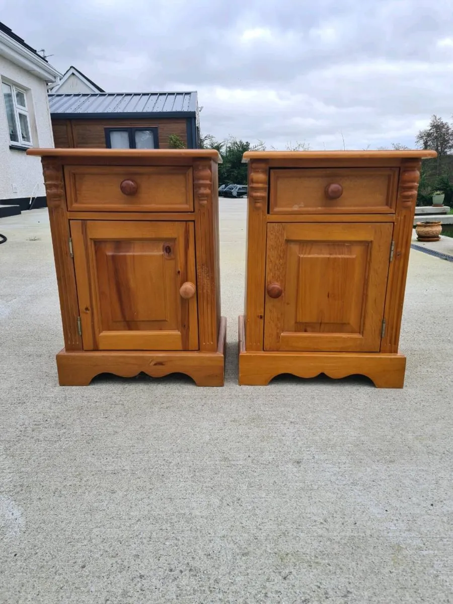 2 Bedside lockers - Image 1