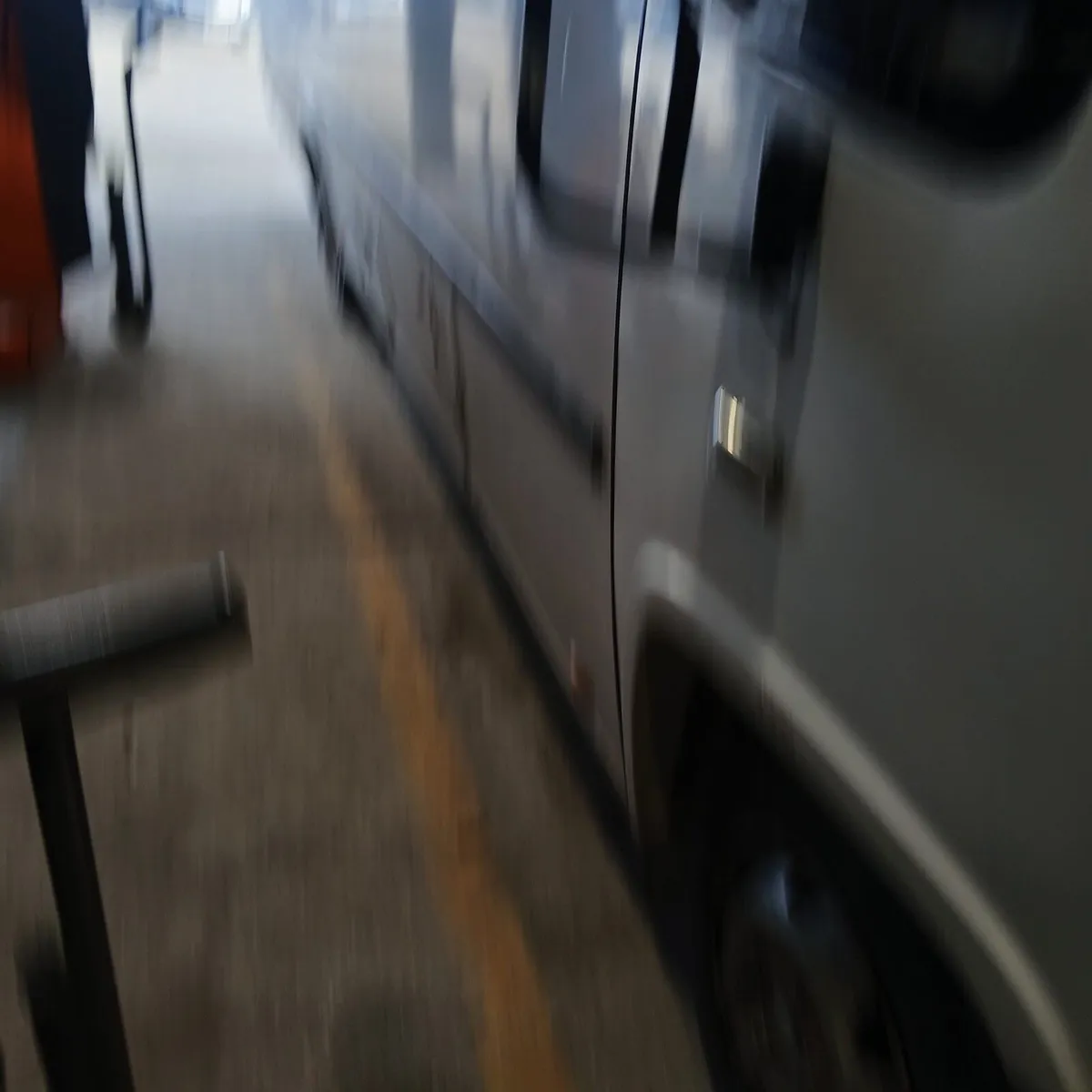 Buses & coaches - Image 2