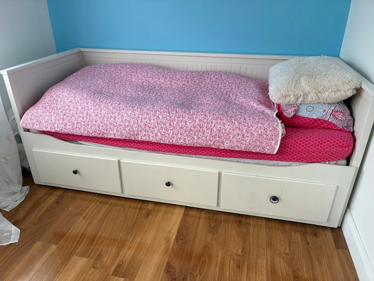 Ikea HEMNES Day-bed w 3 drawers - Image 1