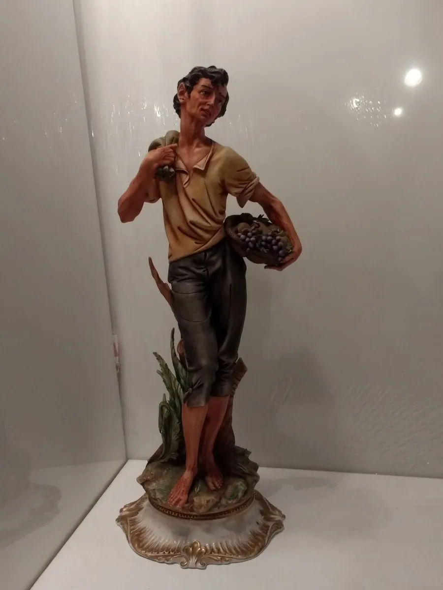 Capodimonte Figurine set Rare Vintage Collectibles - Image 1