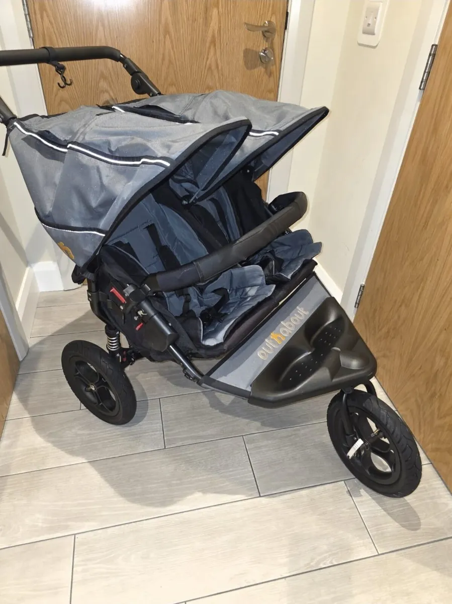 Out N About Double stroller IMMACULATE - Image 1