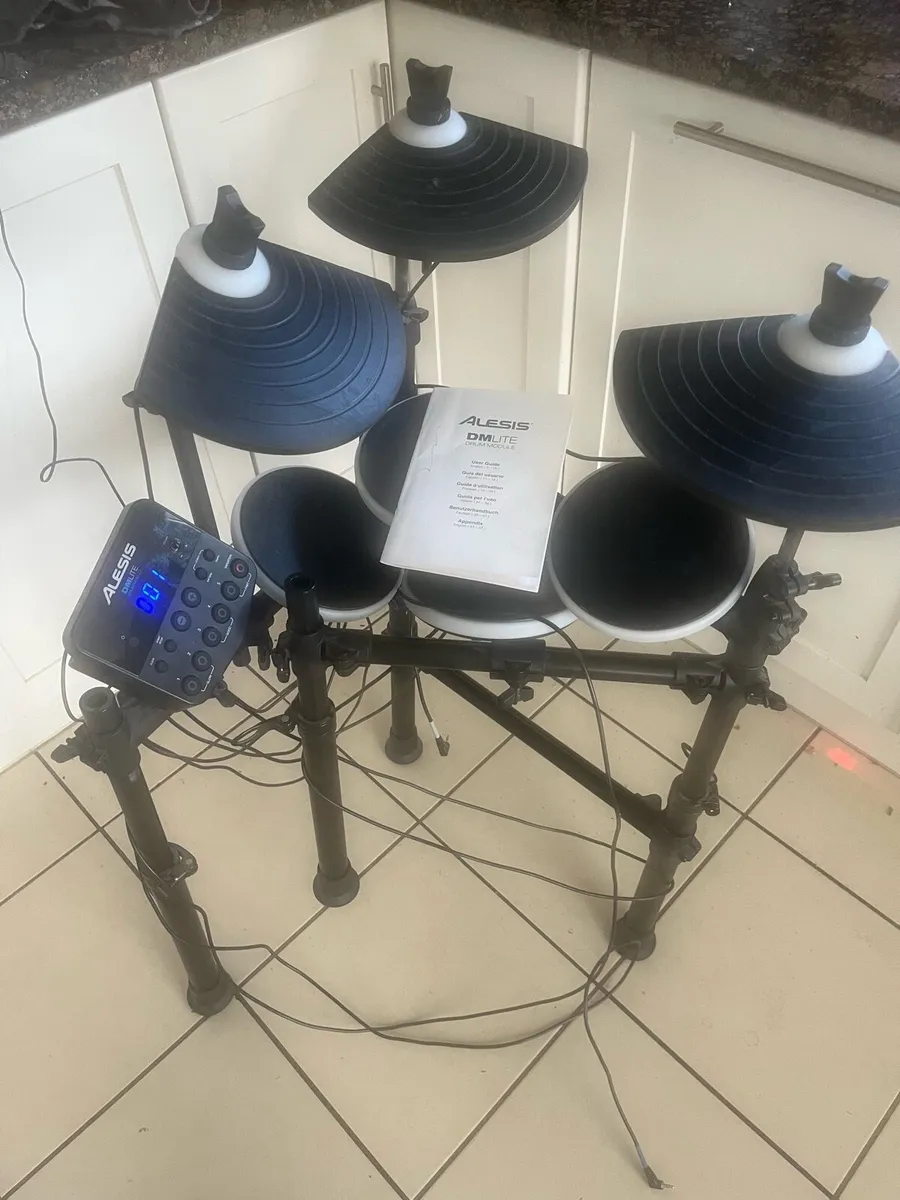 Alesis drum kit used once perfect condition - Image 1