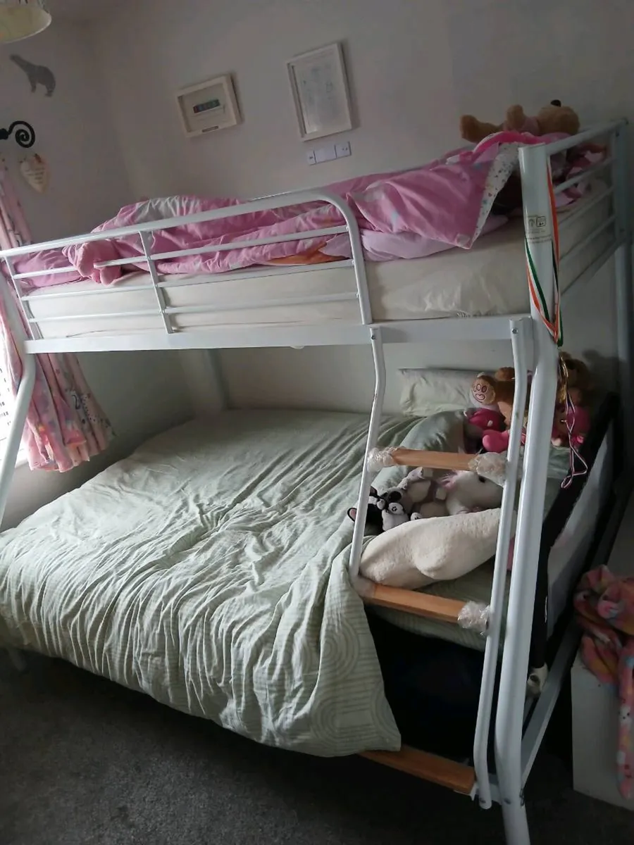 Triple bunk beds - Image 1