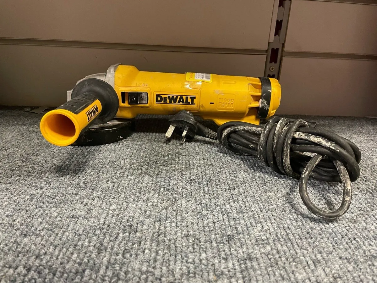 Dewalt DWE4206 Corded Grinder - Image 1