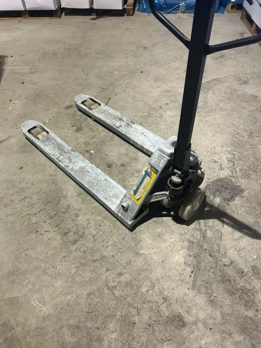 pallet truck - Image 1