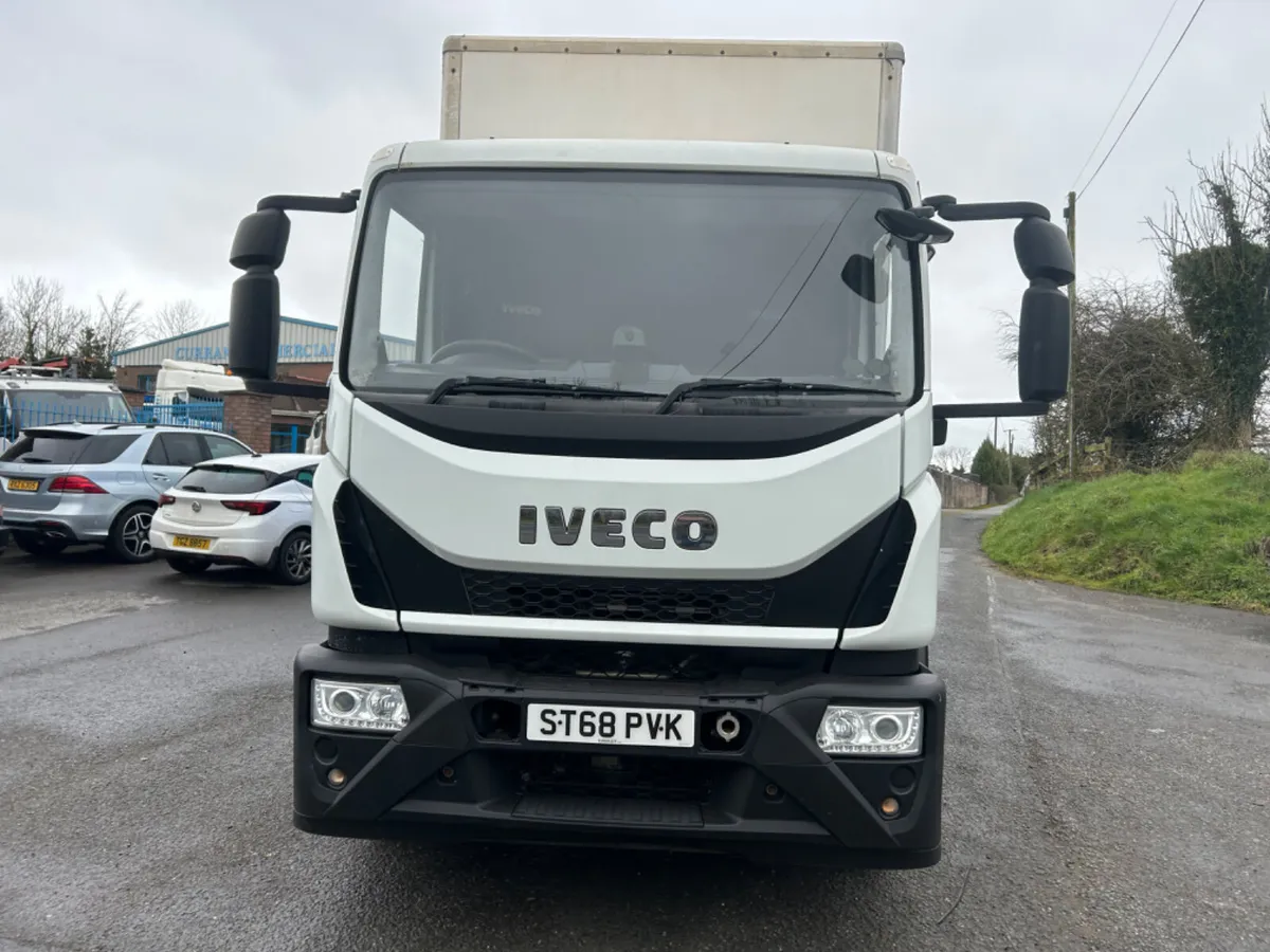 2018 iveco 18 ton Curtainsider only 108kms - Image 2