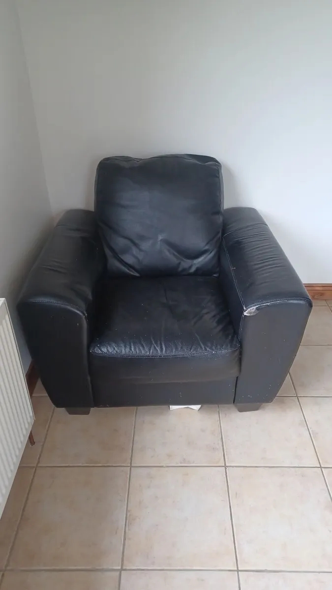 2 seater couch and arm chair reupholstering  proje - Image 1