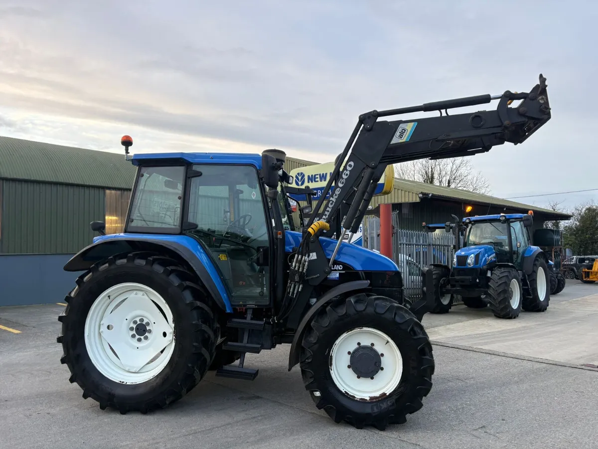 2002 New Holland TS110 - Image 4