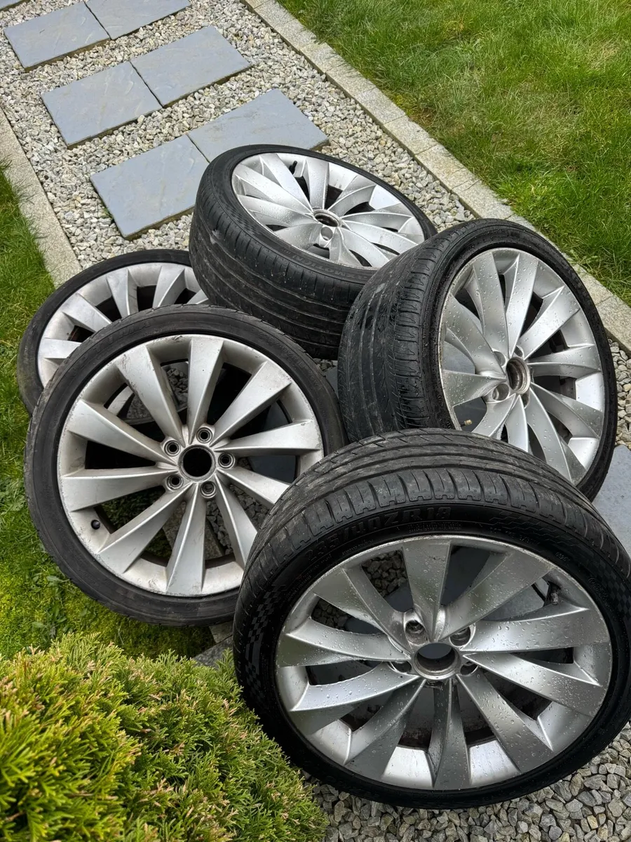 💥Genuine R18 Vw scirocco alloys & tyres - Image 1