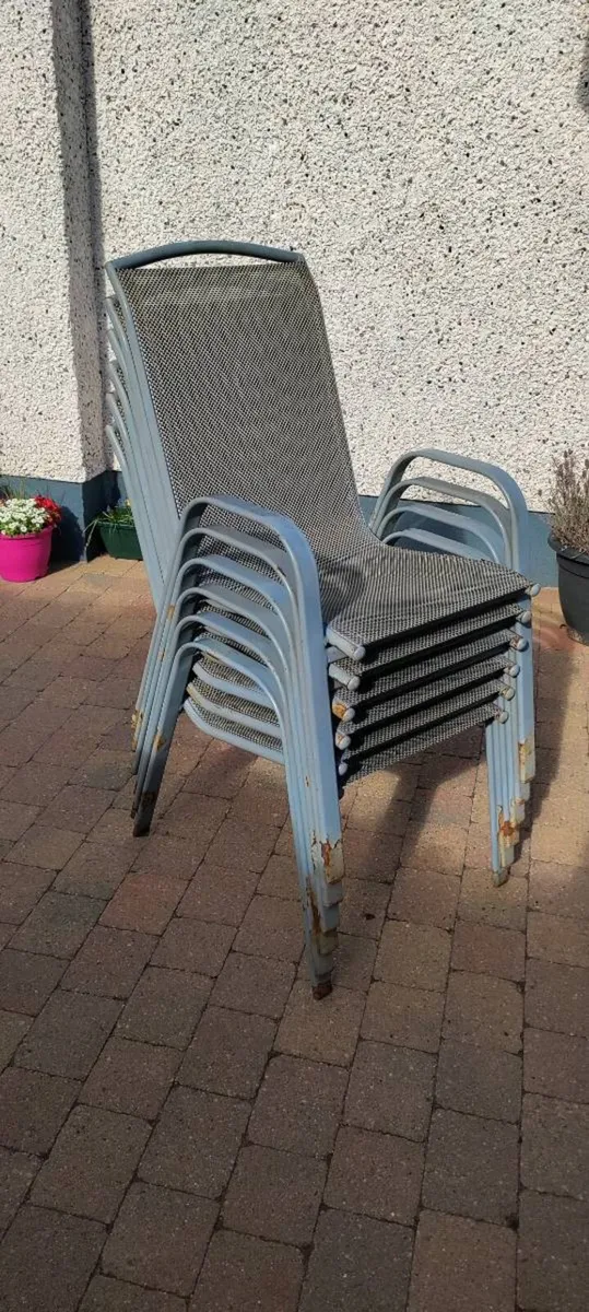 Garden Table and chairs - Image 1