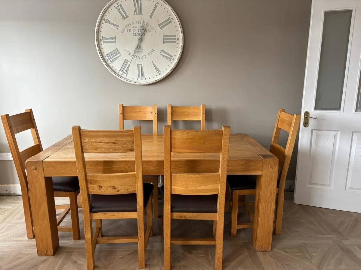 Kitchen table and chairs - Image 2