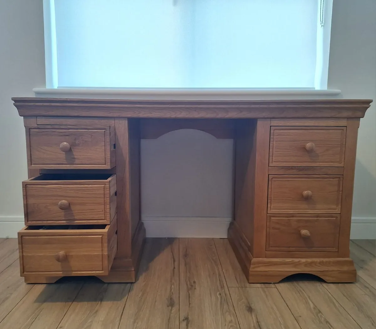 Dressing table/ work desk - Image 3