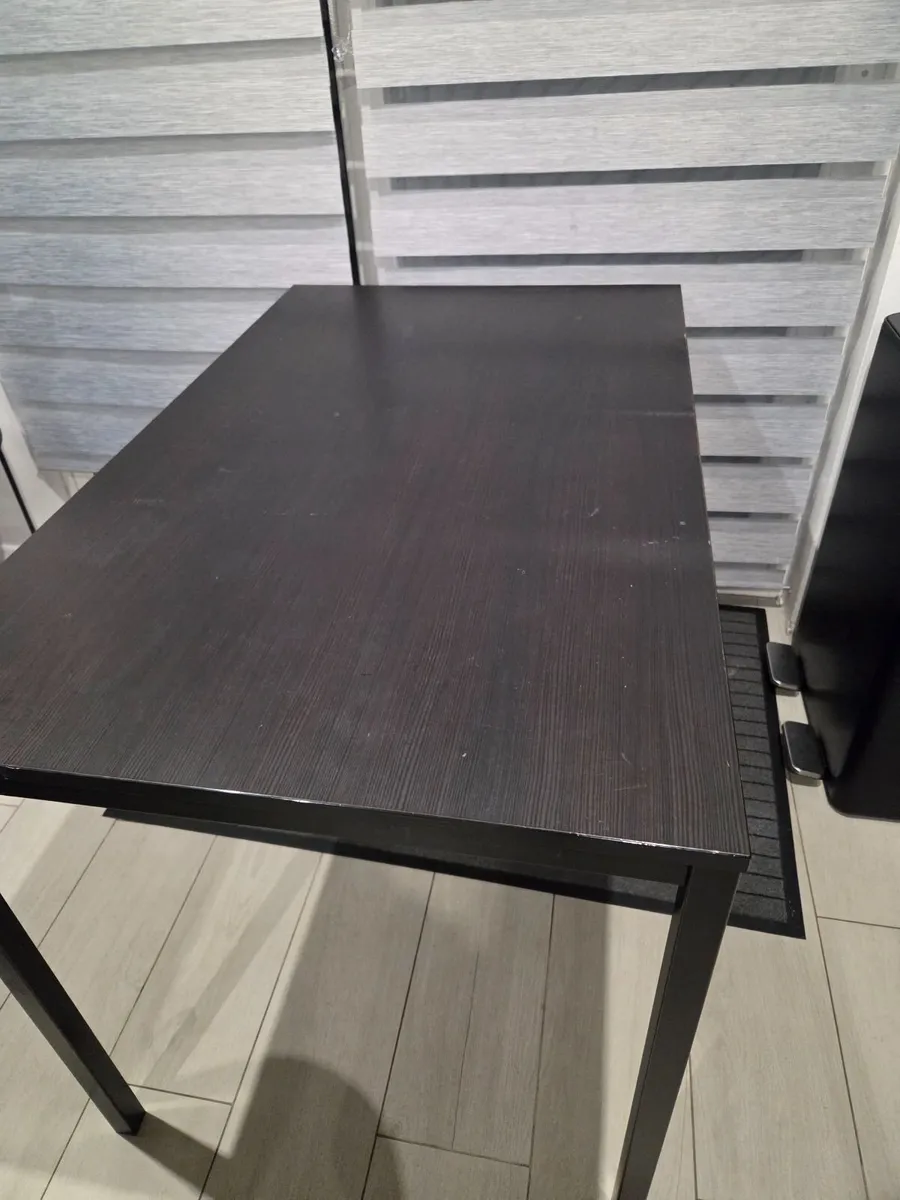 Table for free - Image 1