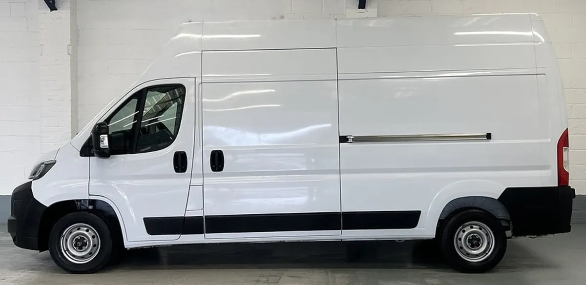 2025 Citroen Relay High Roof Panel Van - Image 4