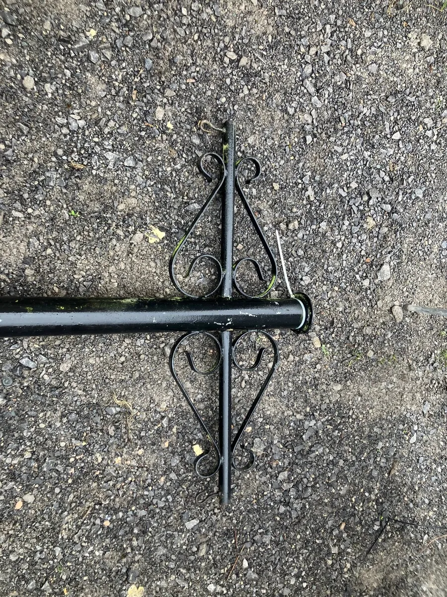 Hanging basket standards - Image 3