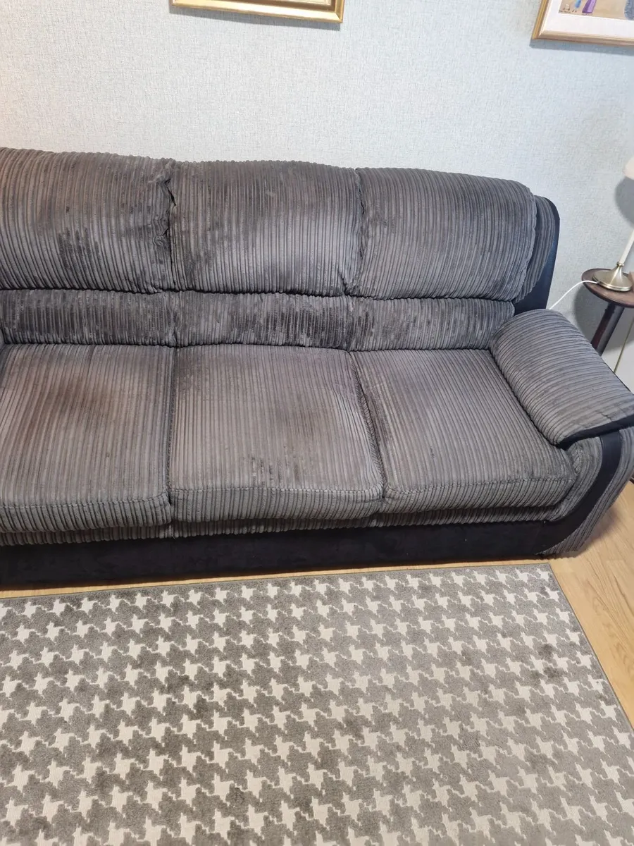 3 seater sofa for sale. - Image 2